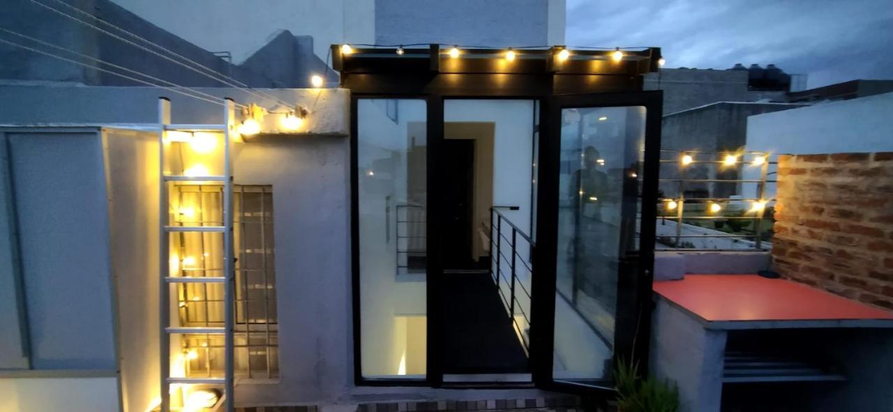 فيلا House With Large Terrace, Jacuzzi And Gated Parking For One Car مونتيفيديو المظهر الخارجي الصورة