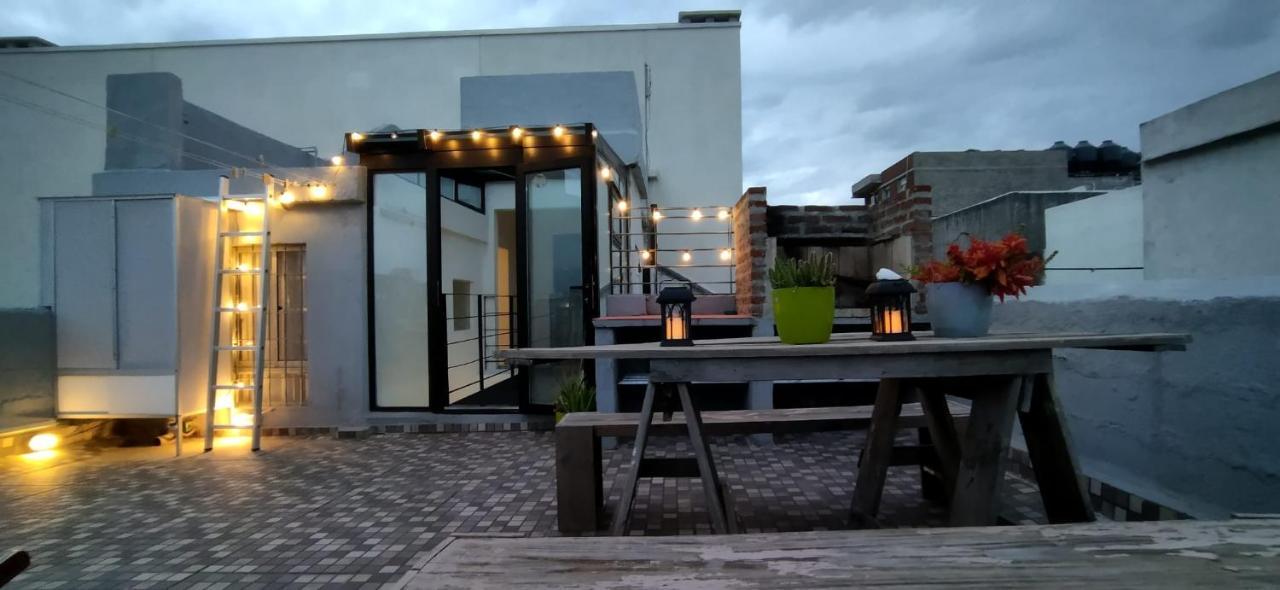 فيلا House With Large Terrace, Jacuzzi And Gated Parking For One Car مونتيفيديو المظهر الخارجي الصورة