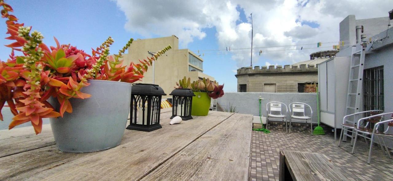 فيلا House With Large Terrace, Jacuzzi And Gated Parking For One Car مونتيفيديو المظهر الخارجي الصورة